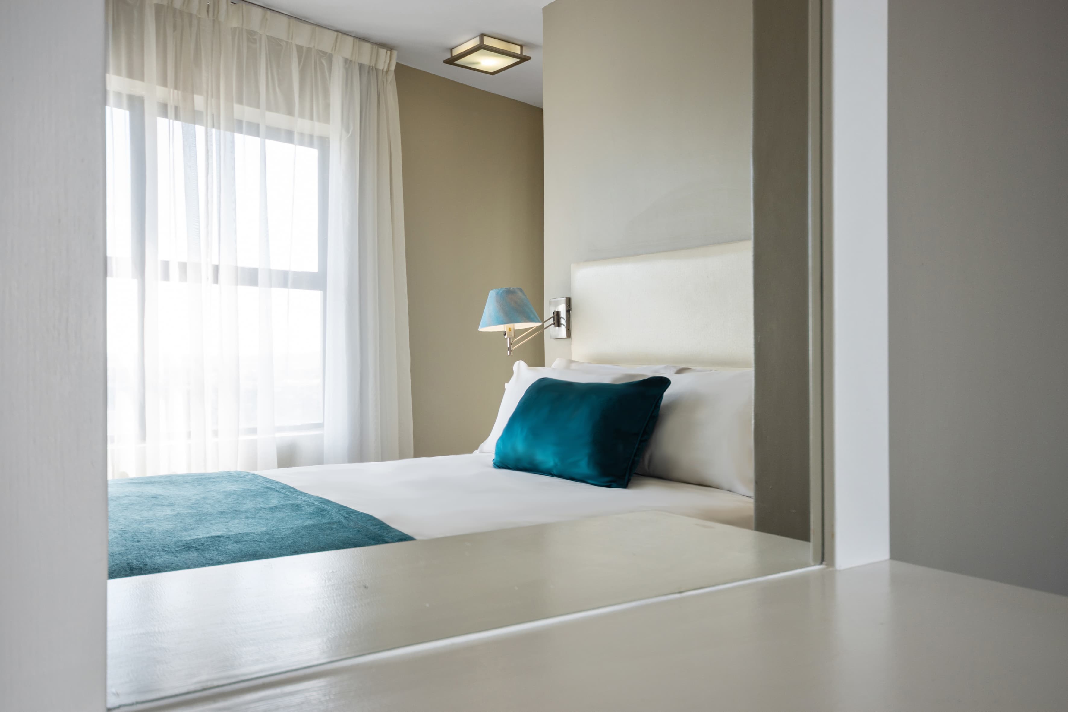 One Bedroom Luxury Suite – photo 11