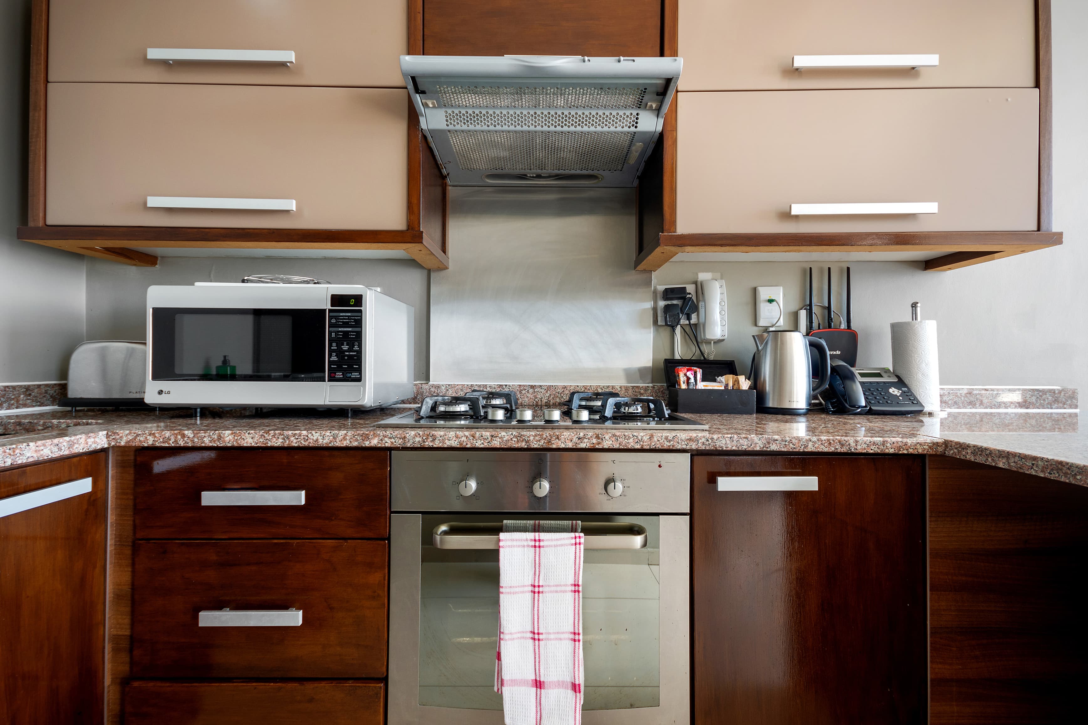 One Bedroom Luxury Suite – photo 10