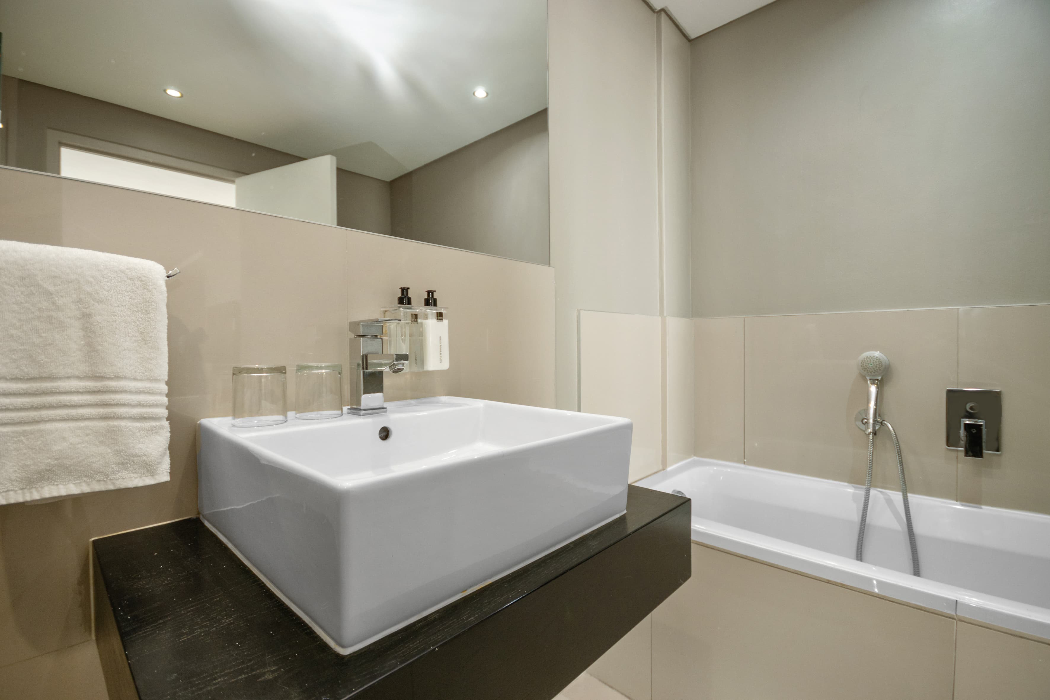 Two Bedroom Double Suite – photo 13
