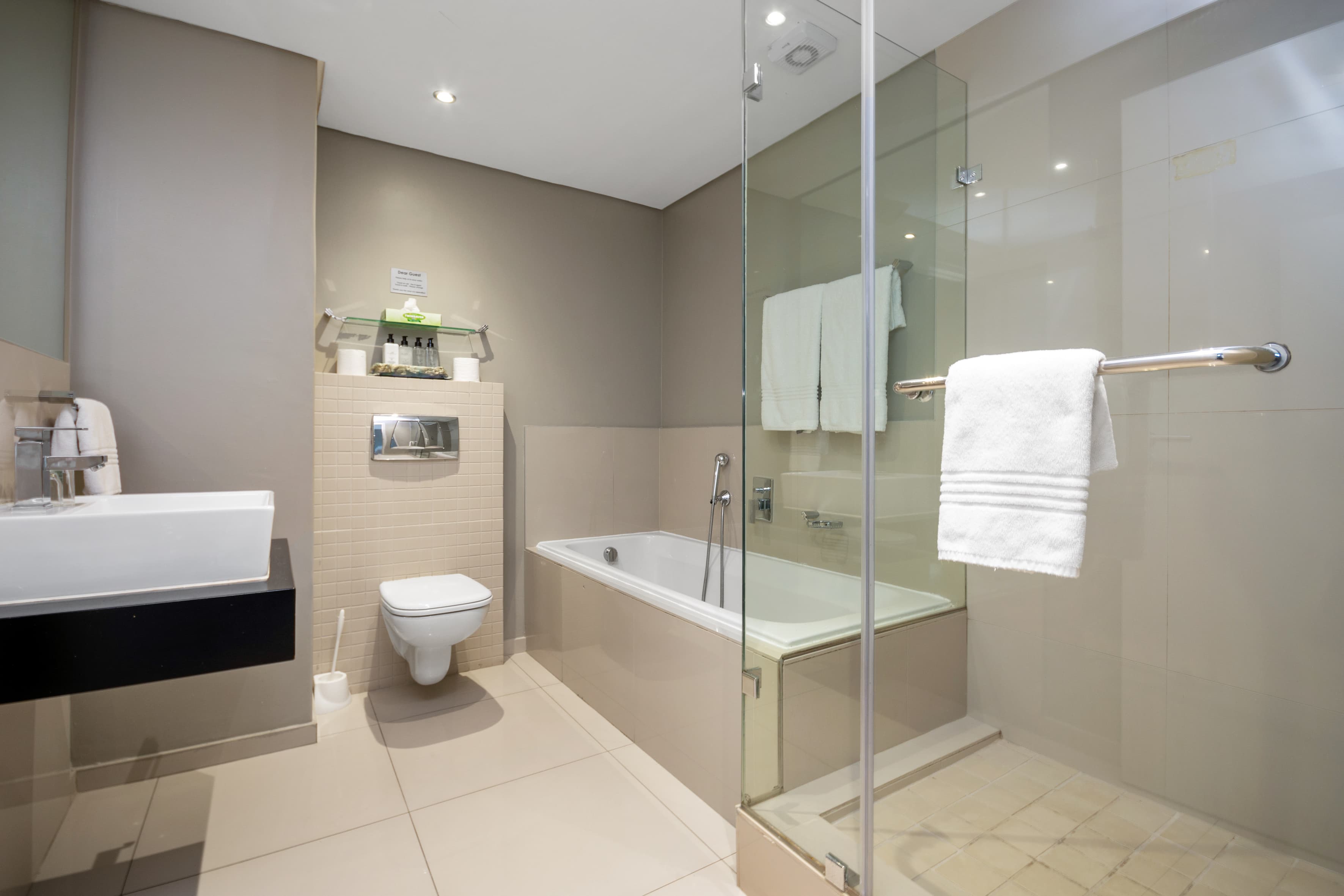 Two Bedroom Luxury Suite – photo 15