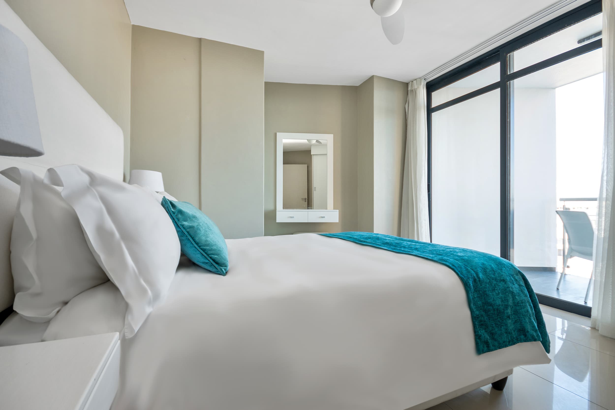 Three Bedroom Deluxe Suite – photo 11