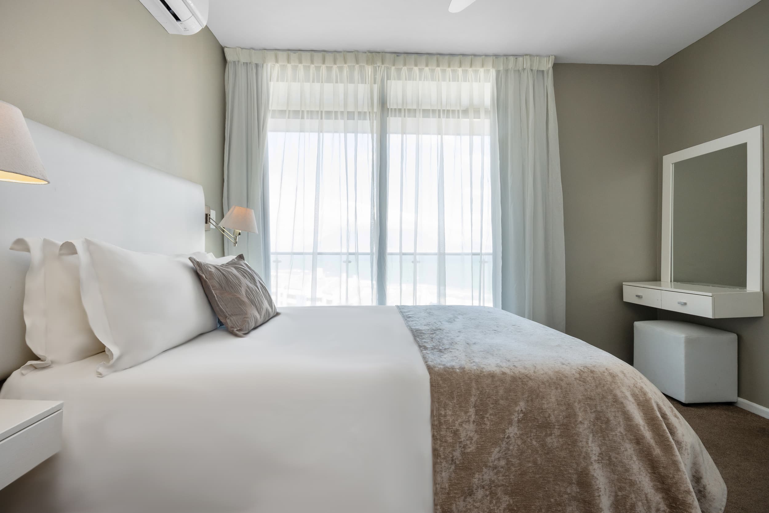 Three Bedroom Premium Suites – photo 8