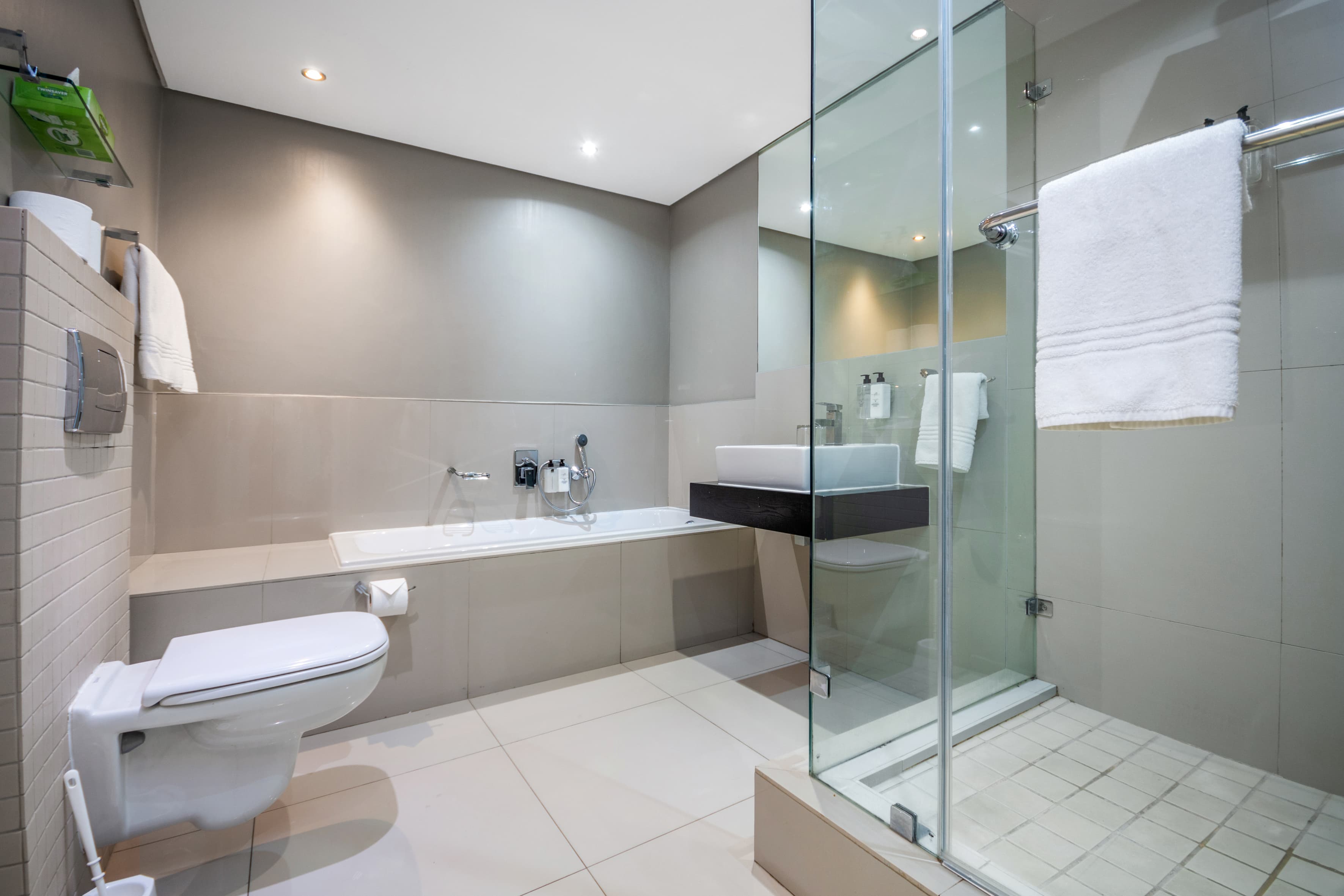 Three Bedroom Premium Suites – photo 15