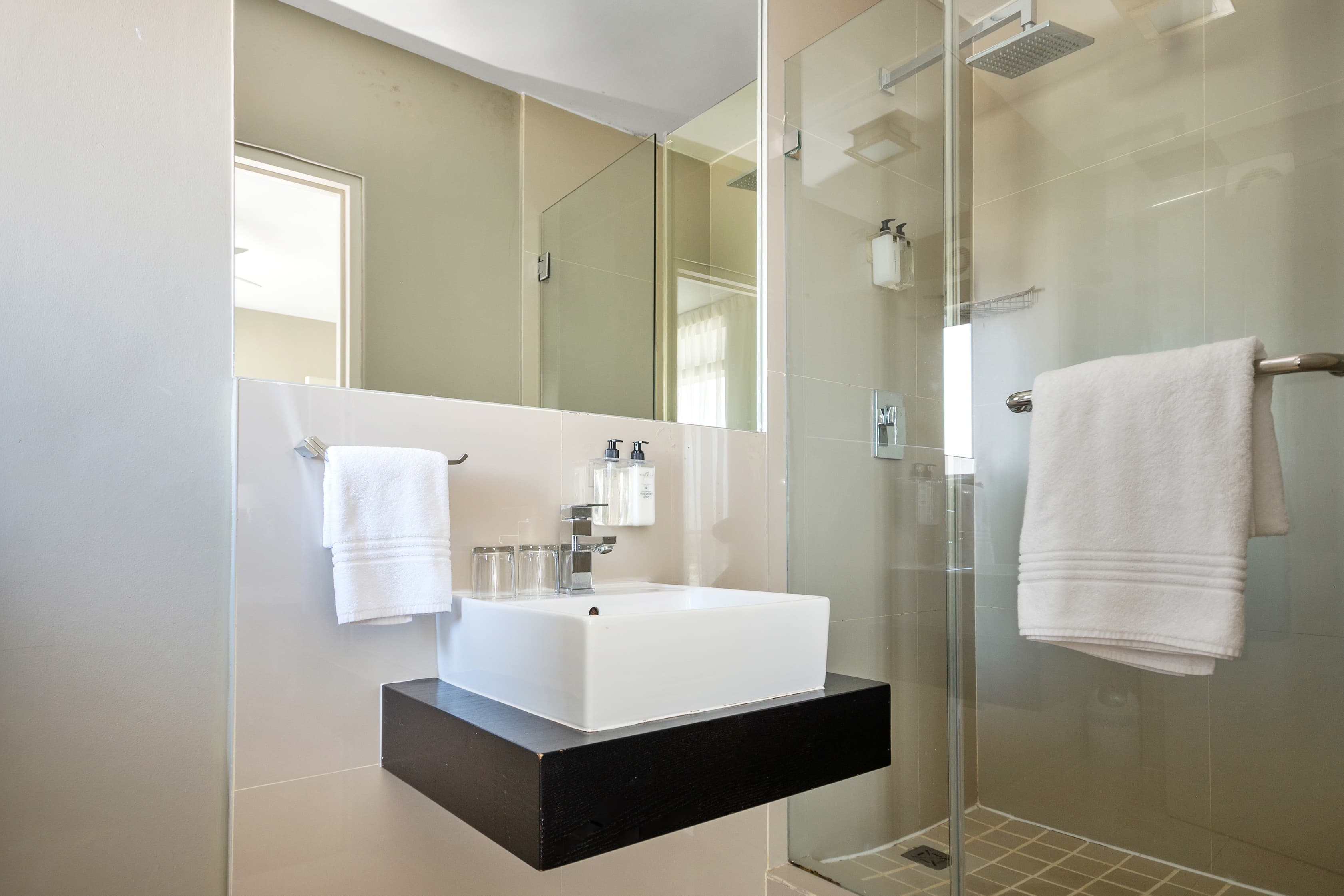 Three Bedroom Premium Suites – photo 16